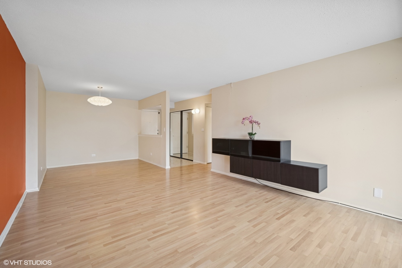 1738 Chicago Avenue Unit: 502