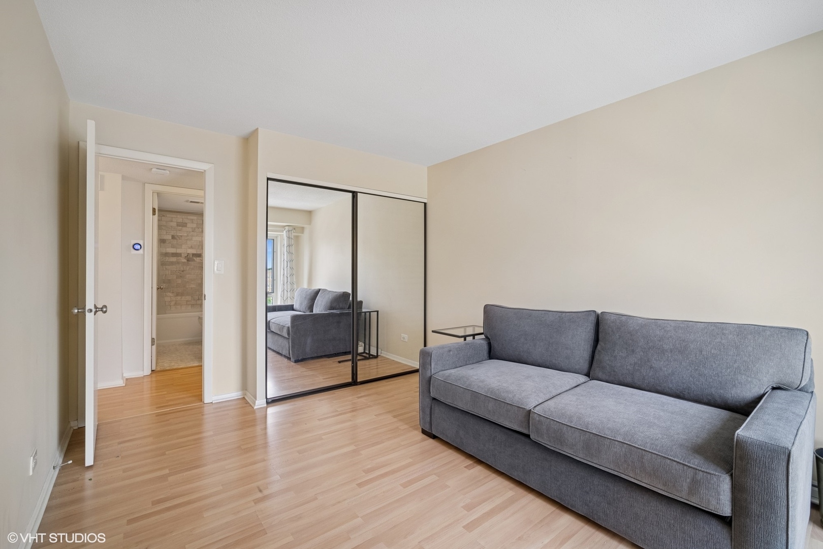 1738 Chicago Avenue Unit: 502