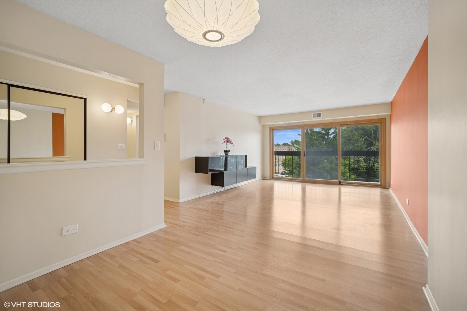 1738 Chicago Avenue Unit: 502