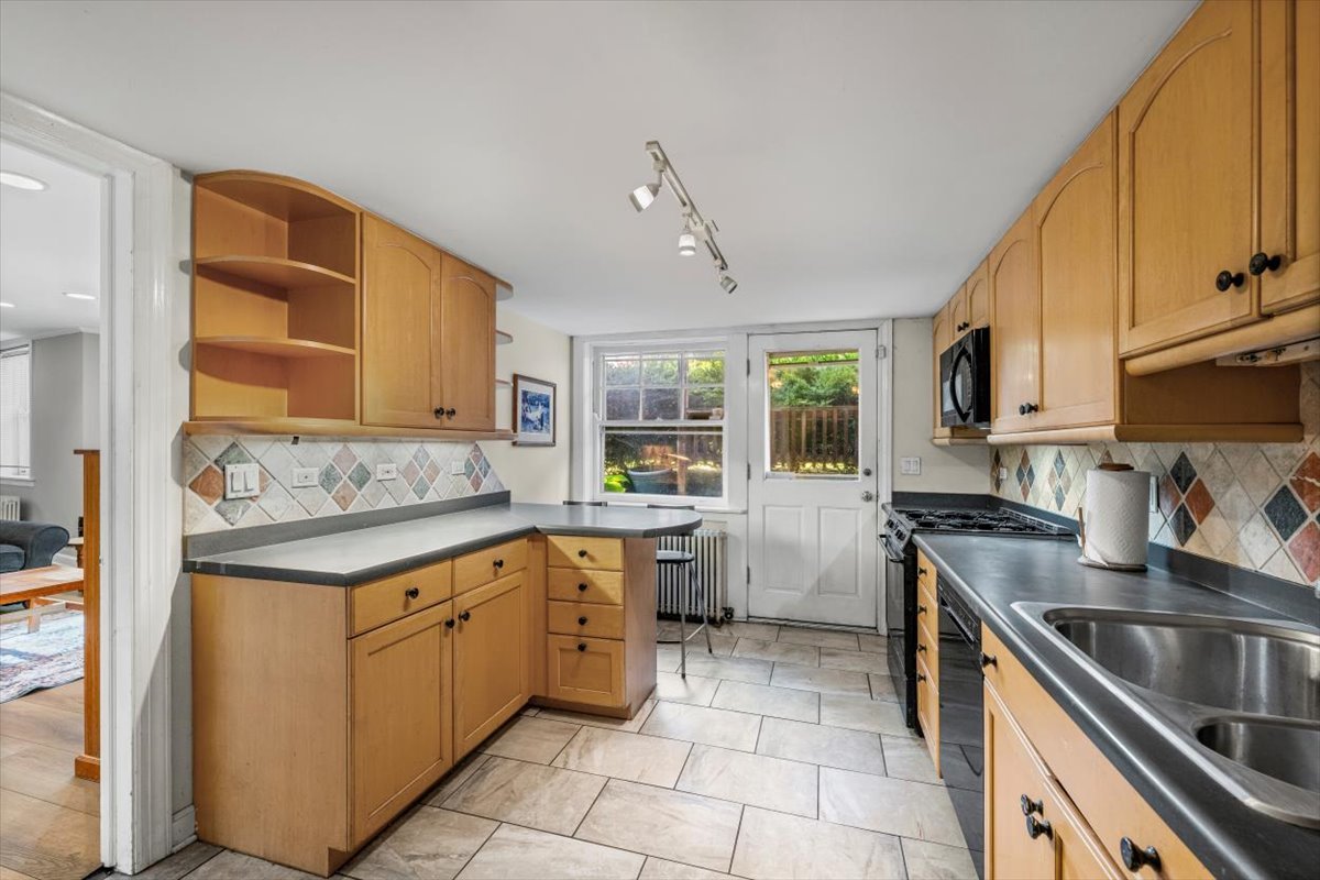 321 Kedzie Street Unit: GND