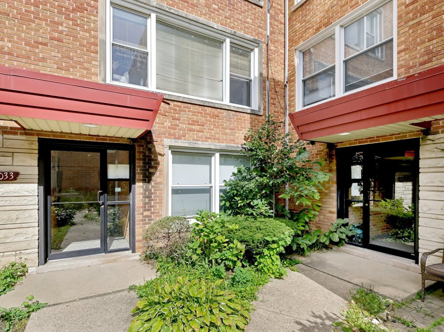 8033 Kenton Avenue Unit: 2E