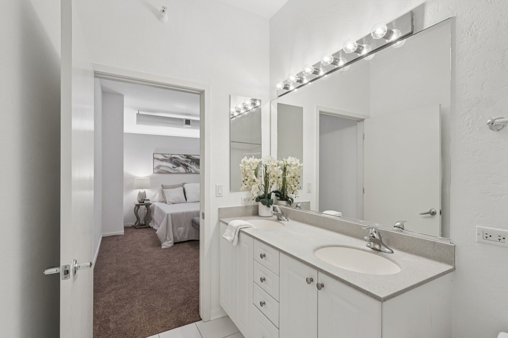 807 Davis Street Unit: 403