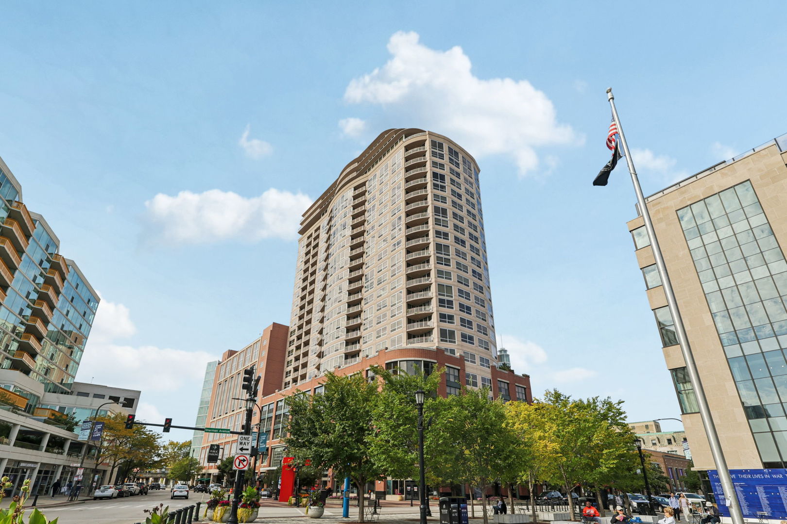 807 Davis Street Unit: 403