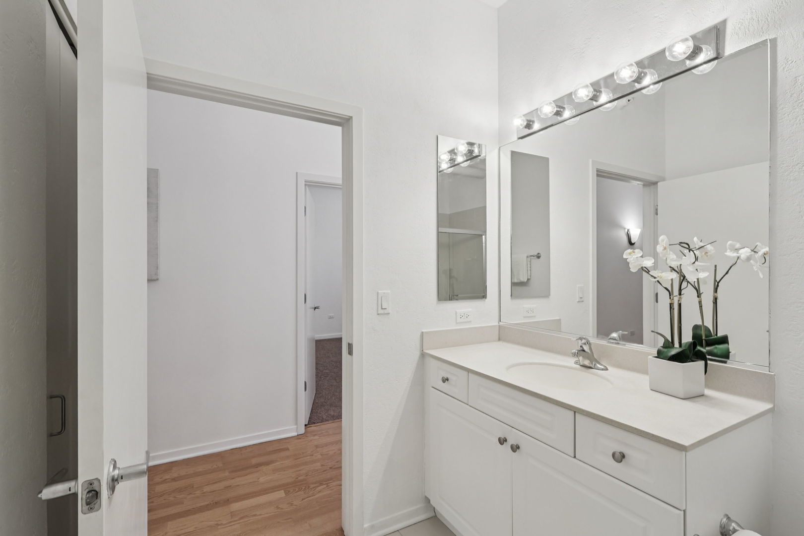807 Davis Street Unit: 403