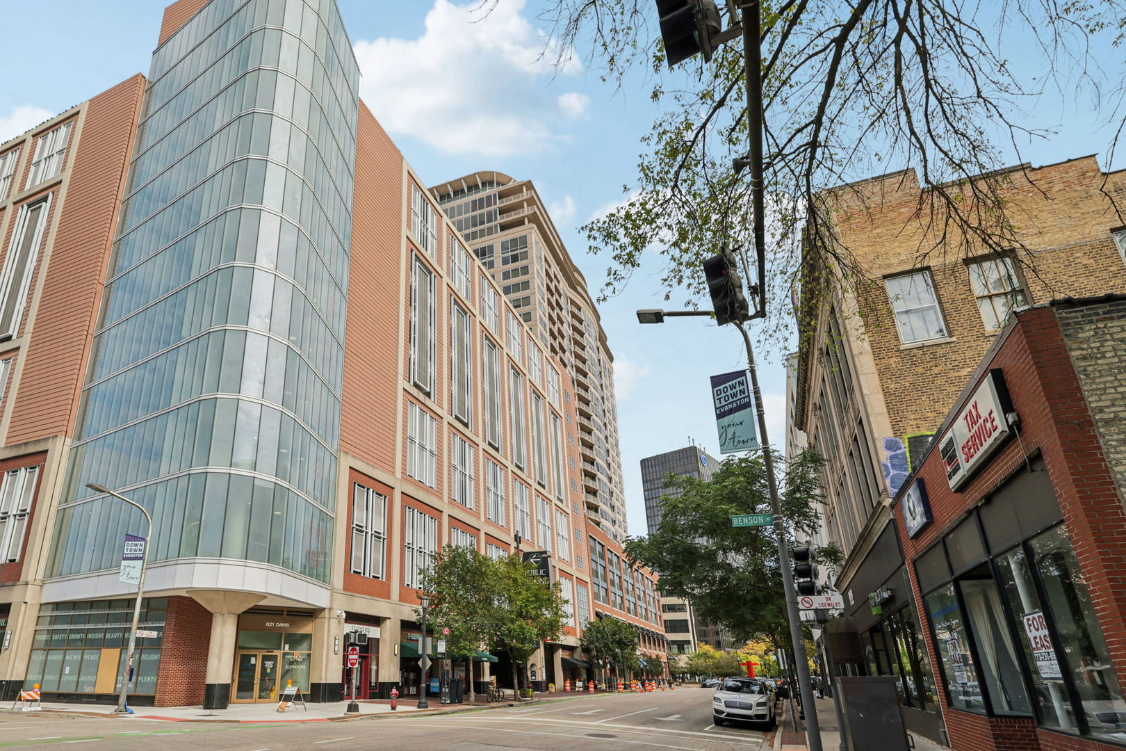 807 Davis Street Unit: 403