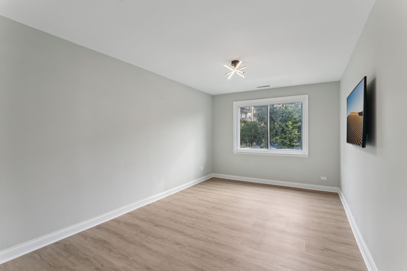 8650 Ferris Avenue Unit: 203