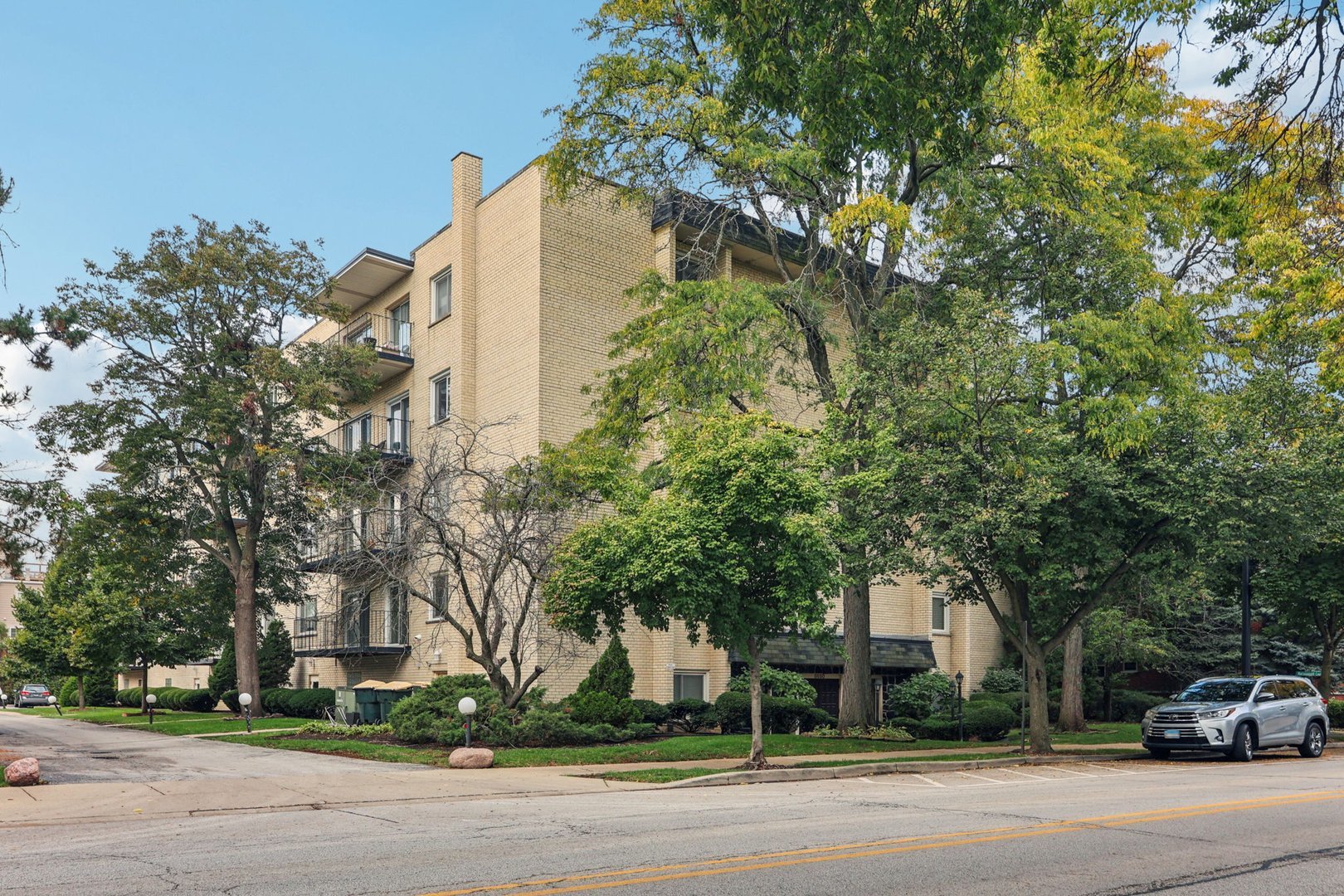 8650 Ferris Avenue Unit: 203
