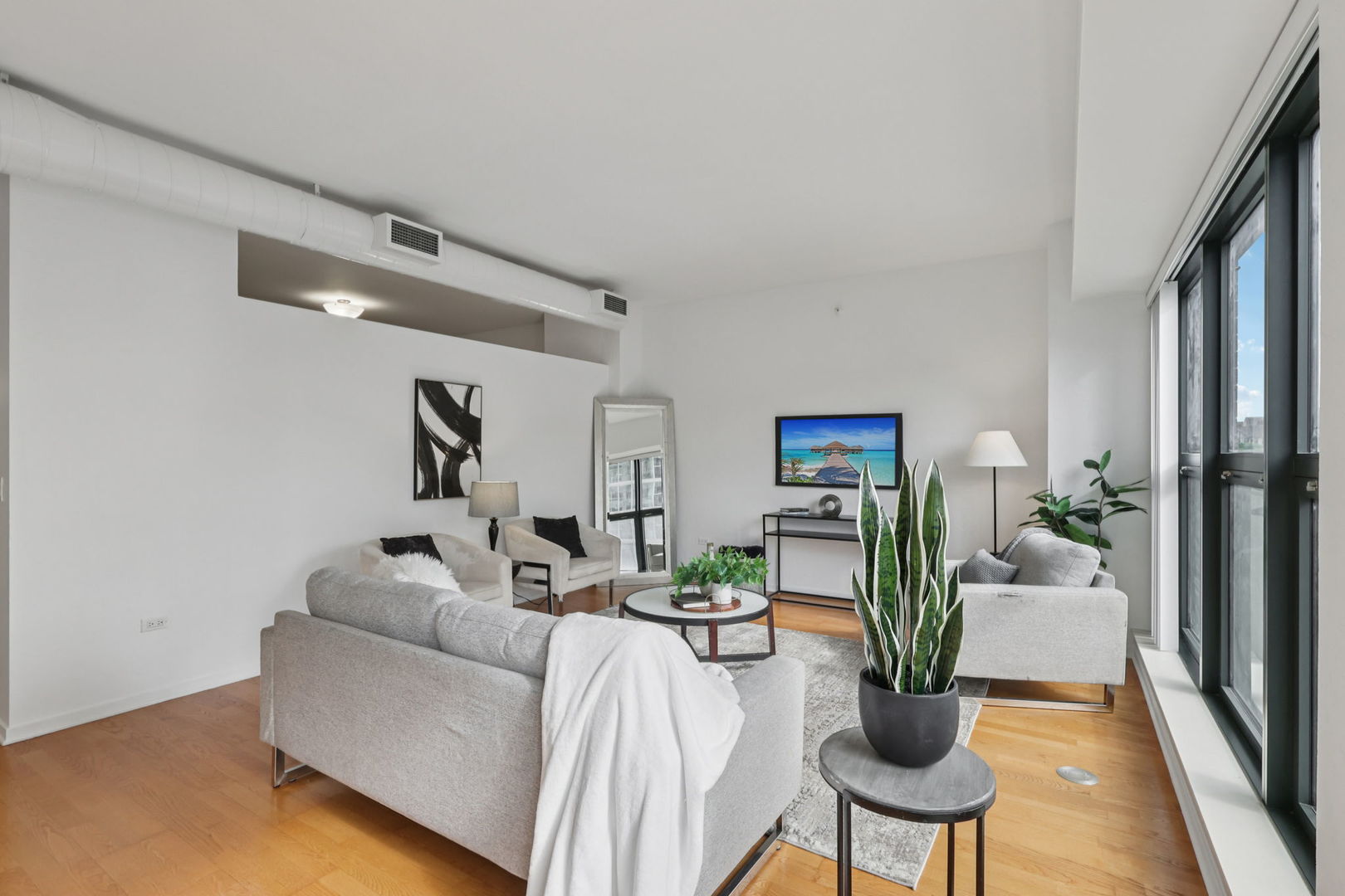 807 Davis Street Unit: 403