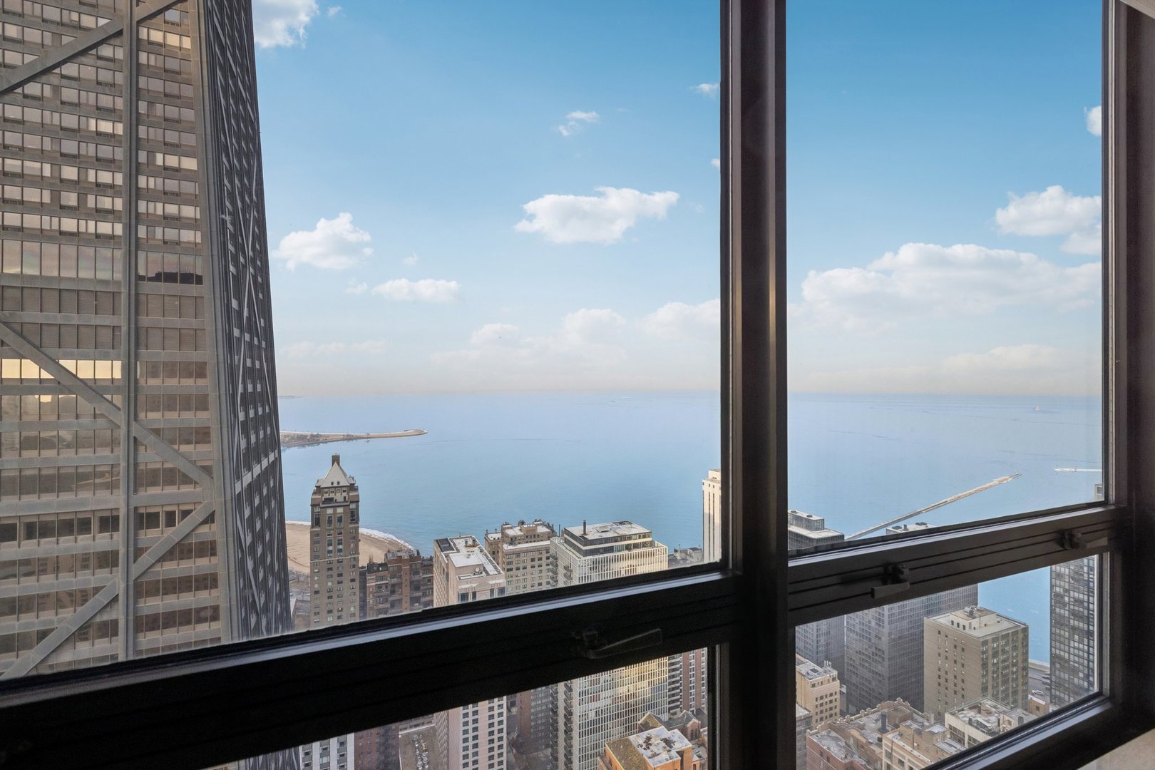 180 E PEARSON Street Unit: 4202