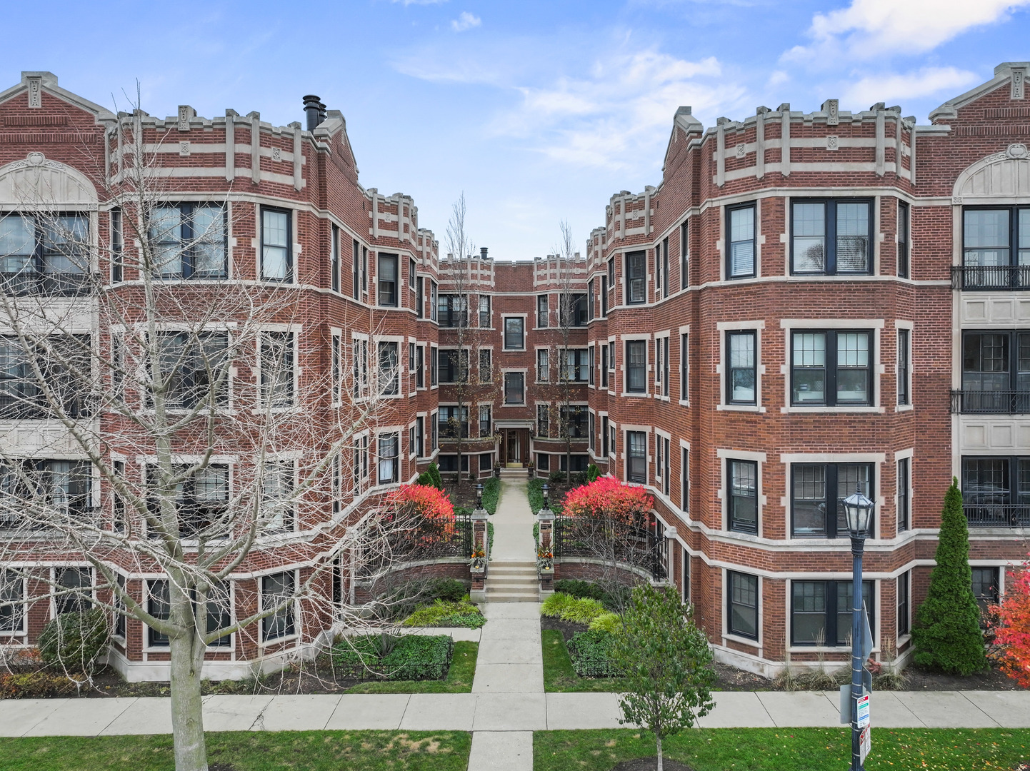 628 Sheridan Square Unit: 2