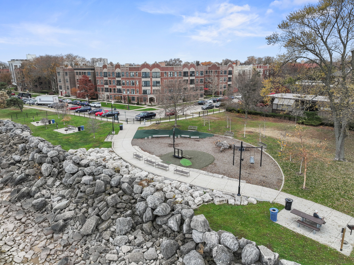 628 Sheridan Square Unit: 2