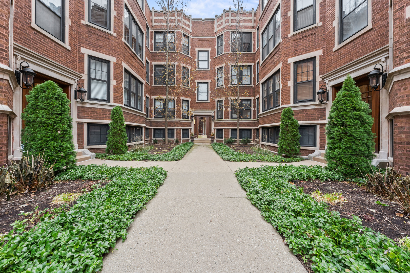 628 Sheridan Square Unit: 2