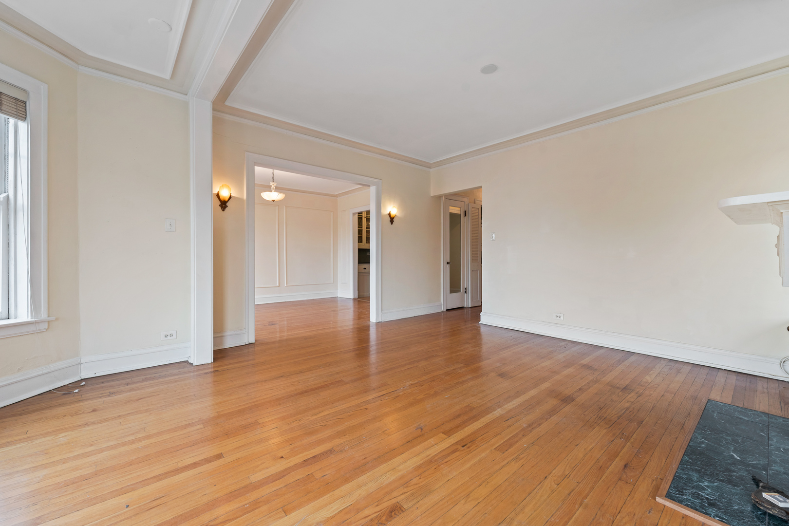 628 Sheridan Square Unit: 2