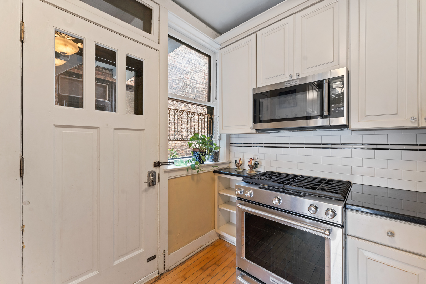 628 Sheridan Square Unit: 2