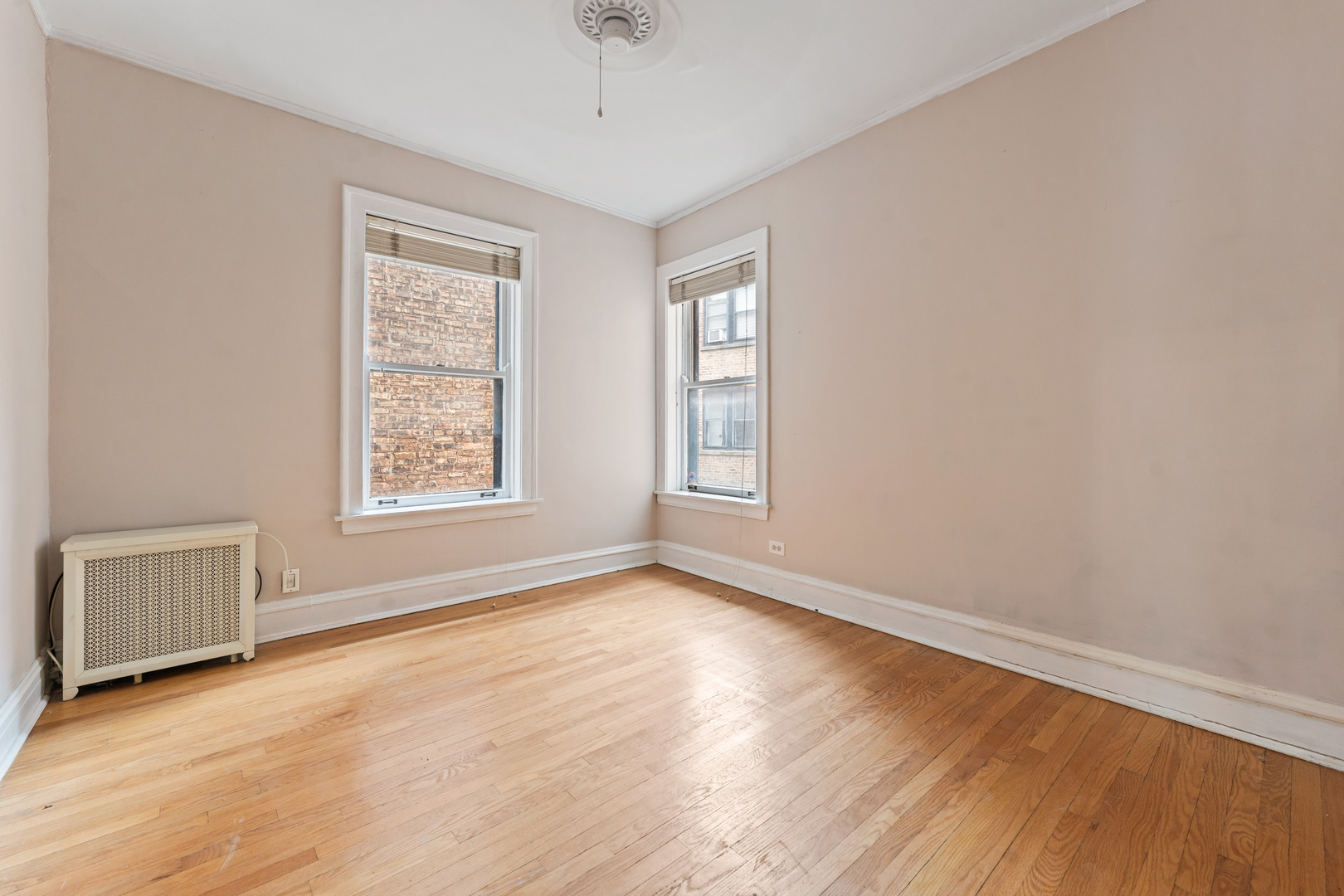 628 Sheridan Square Unit: 2