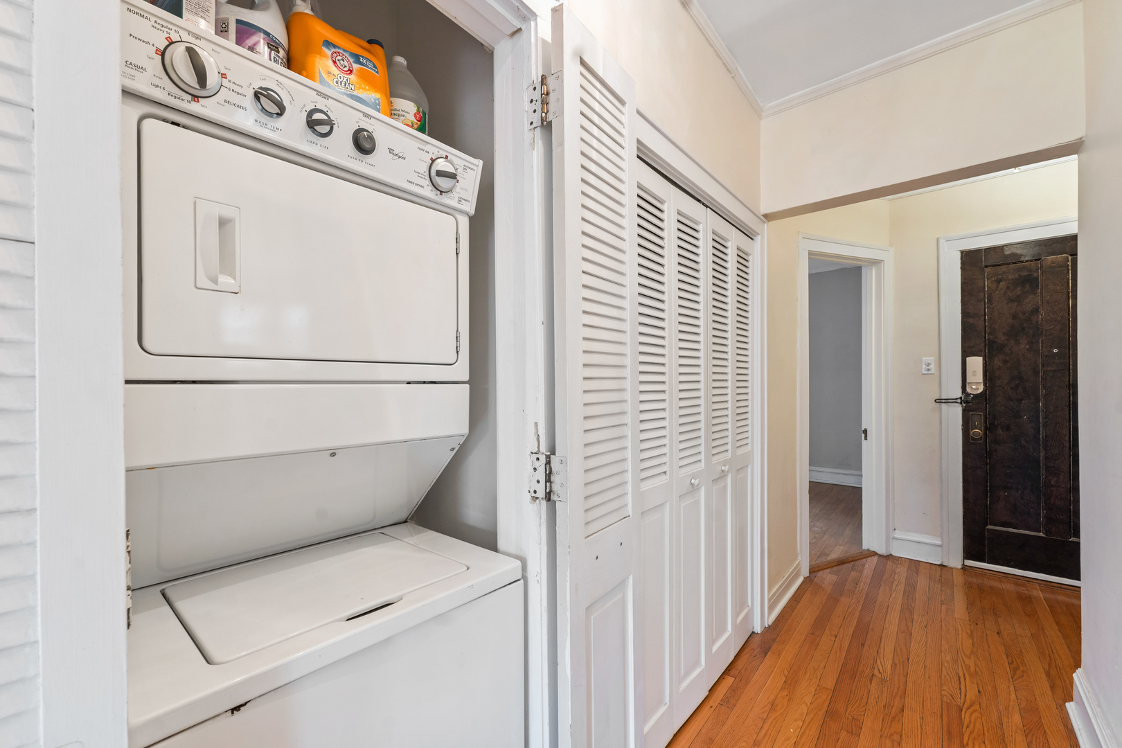 628 Sheridan Square Unit: 2