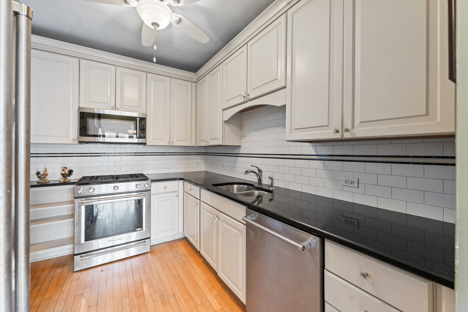 628 Sheridan Square Unit: 2