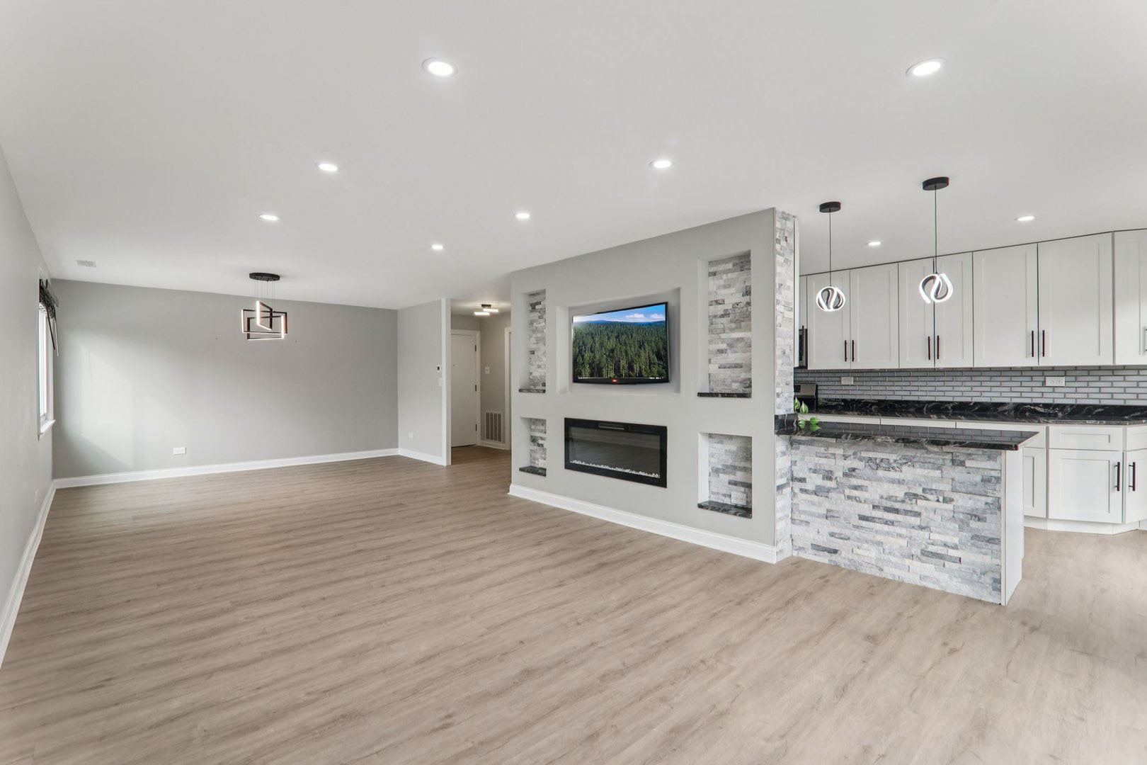 8650 Ferris Avenue Unit: 203