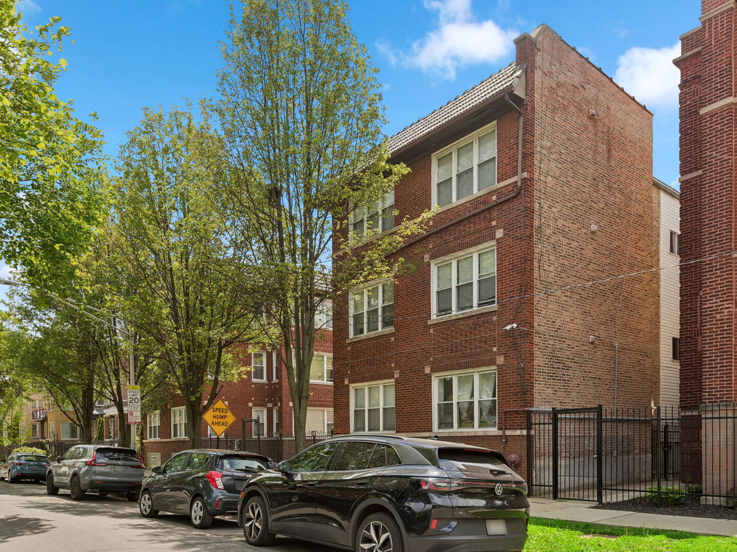 4650 N Saint Louis Avenue Unit: 1D