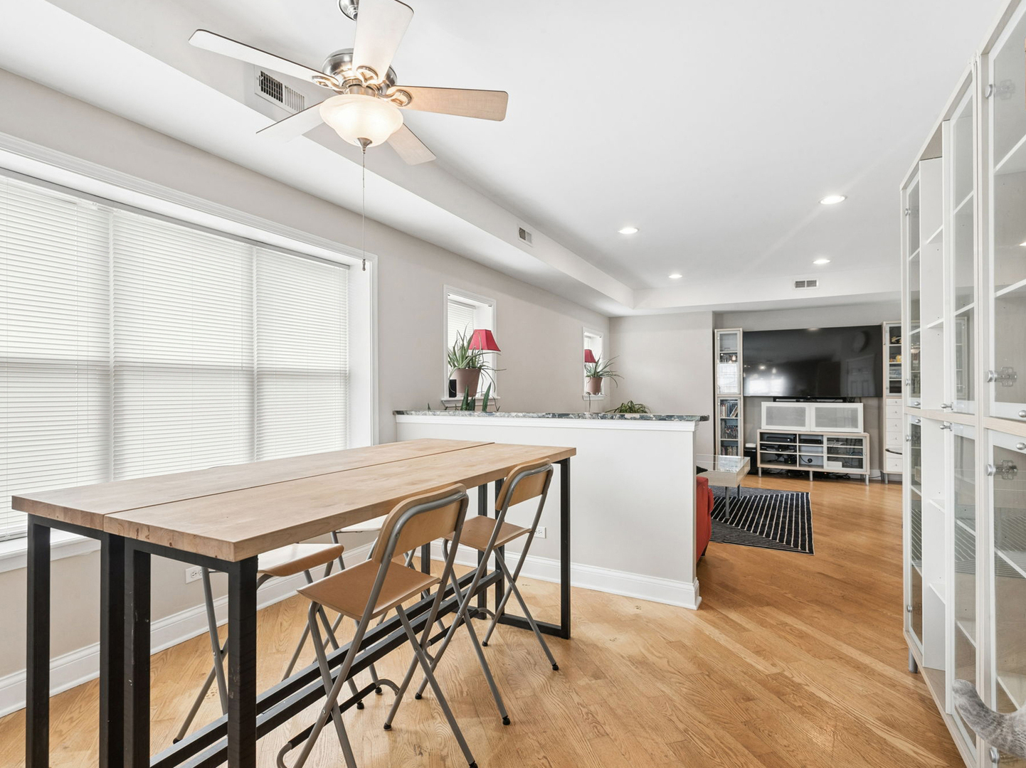 4650 N Saint Louis Avenue Unit: 1D