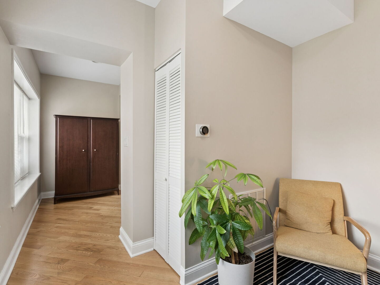 4650 N Saint Louis Avenue Unit: 1D