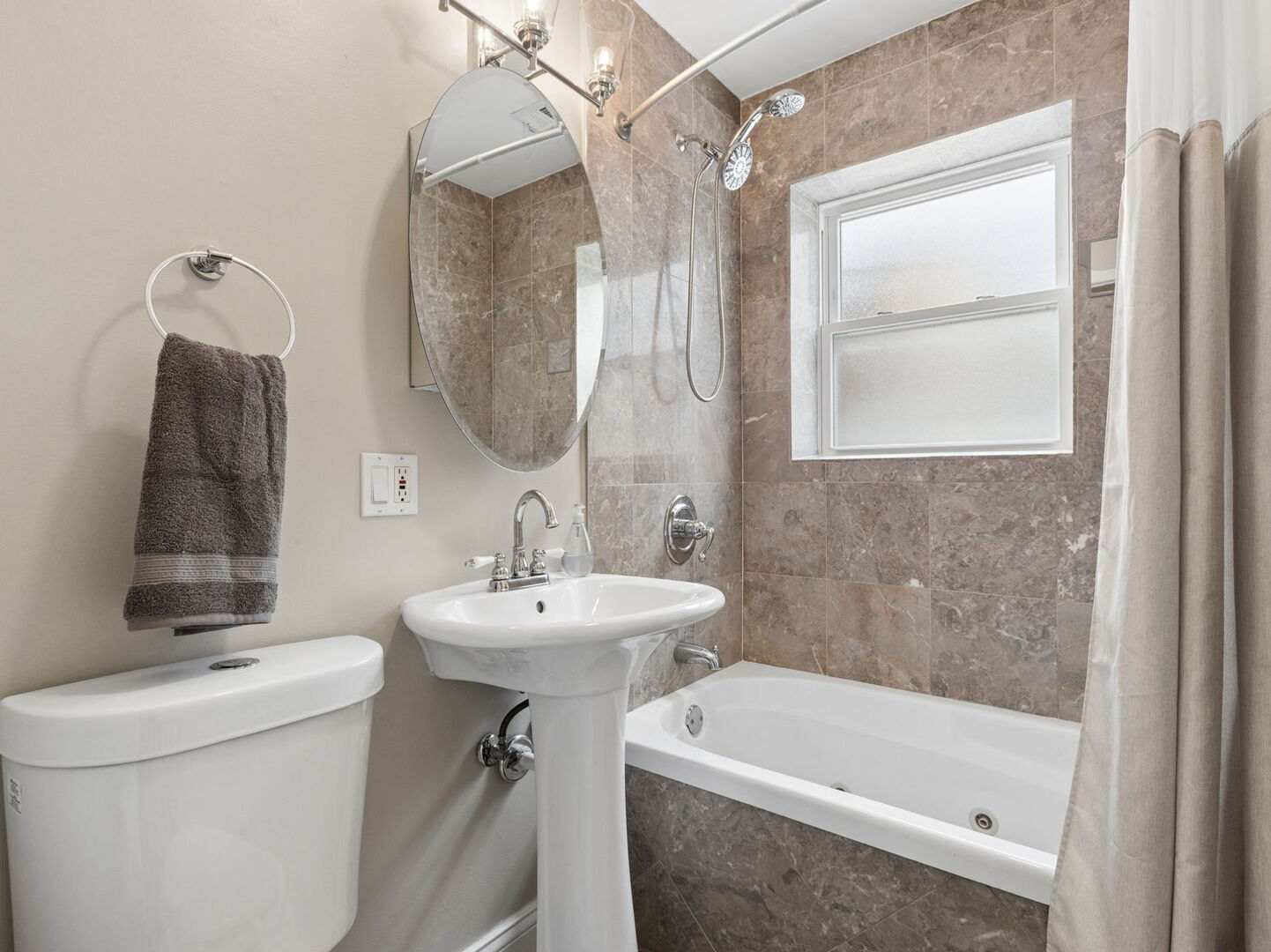 4650 N Saint Louis Avenue Unit: 1D