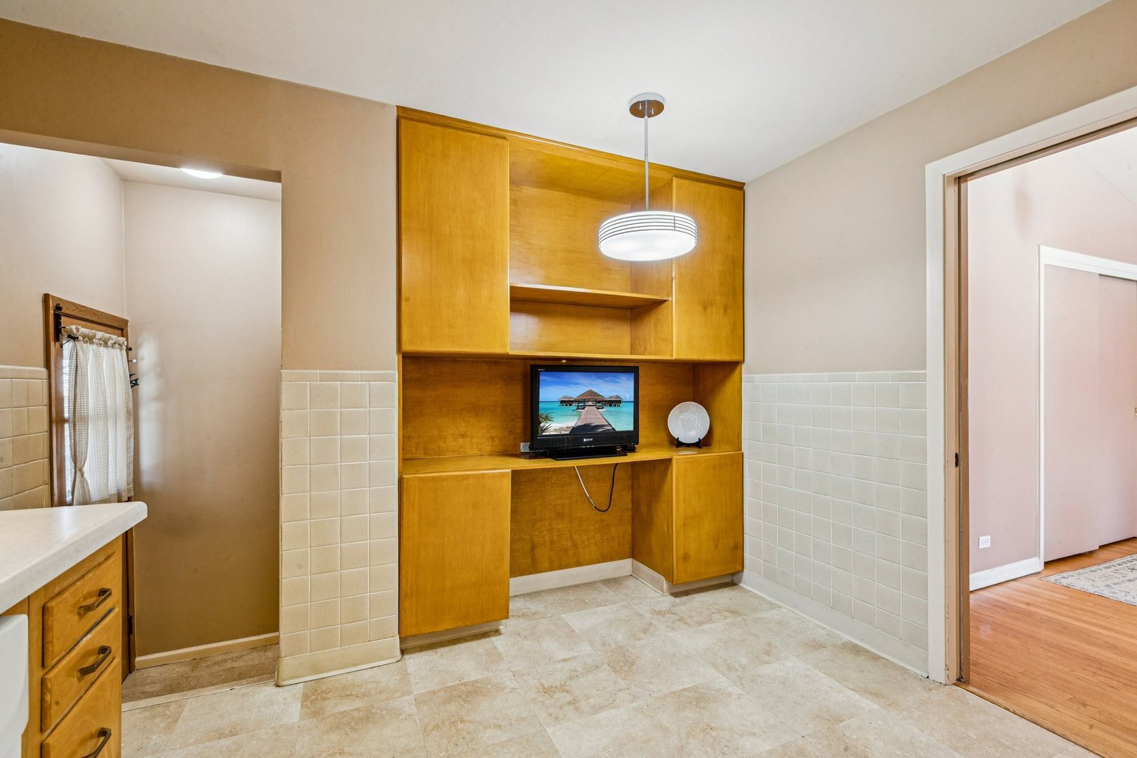 1811 South Boulevard