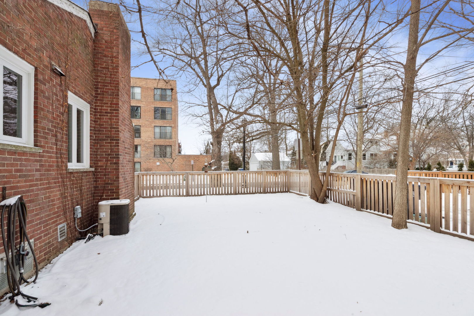 2607 Mc Daniel Avenue