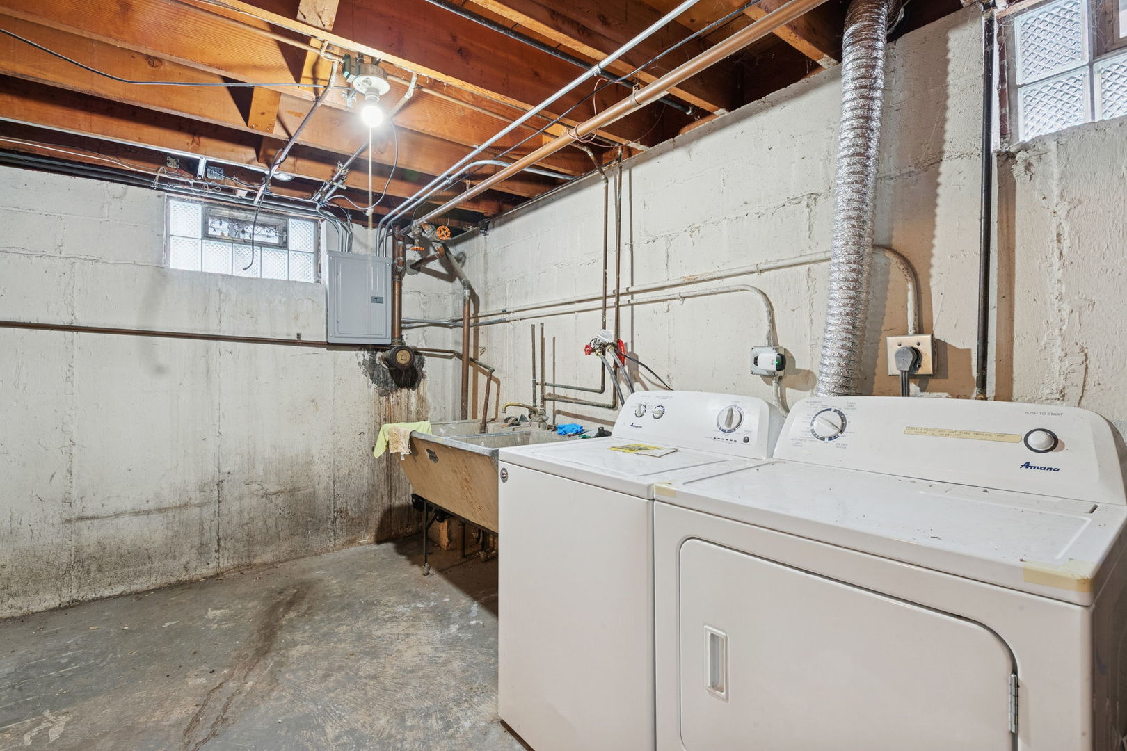 2607 Mc Daniel Avenue