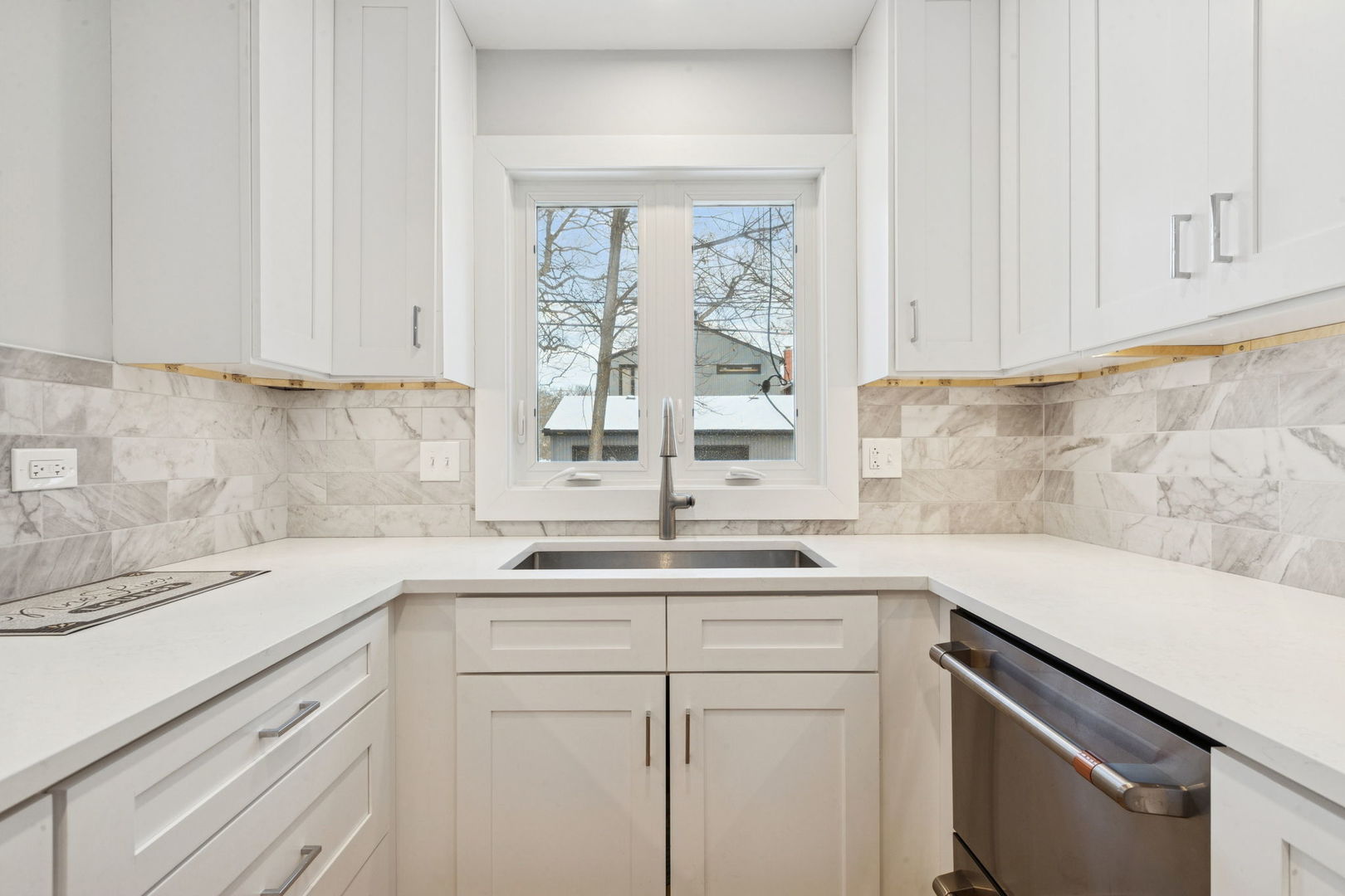 2607 Mc Daniel Avenue