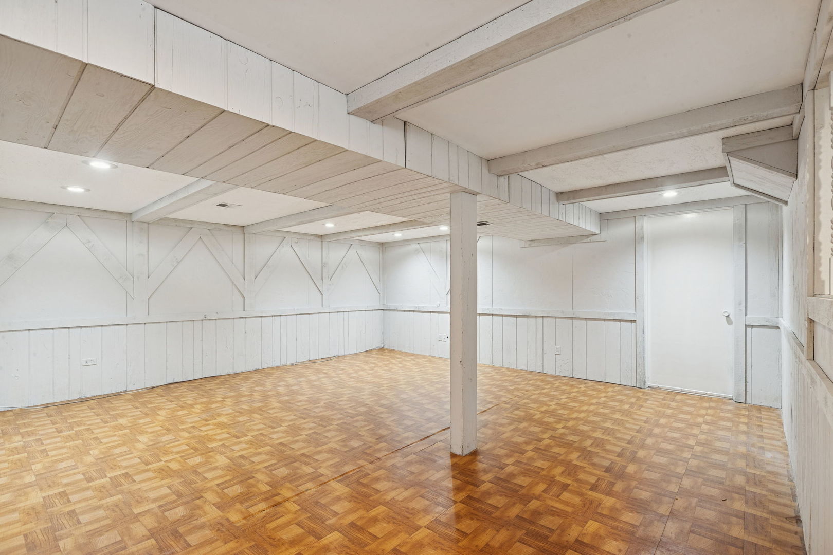 2607 Mc Daniel Avenue