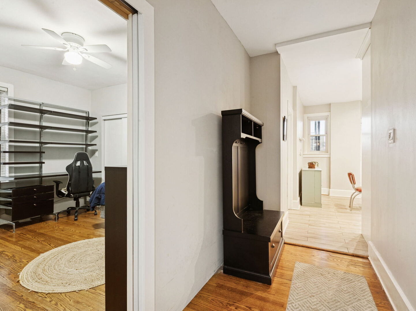 1040 W Balmoral Avenue Unit: 4B