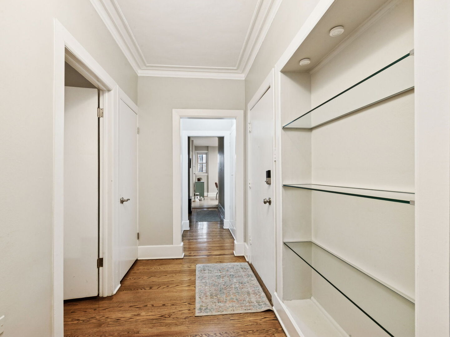 1040 W Balmoral Avenue Unit: 4B