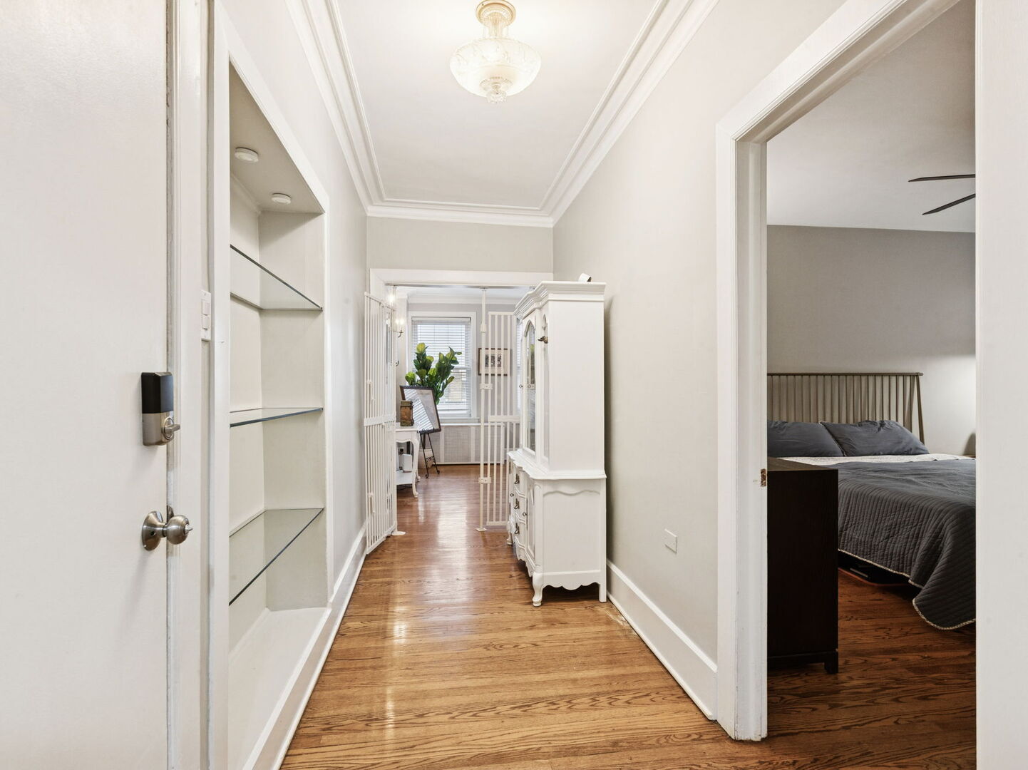 1040 W Balmoral Avenue Unit: 4B