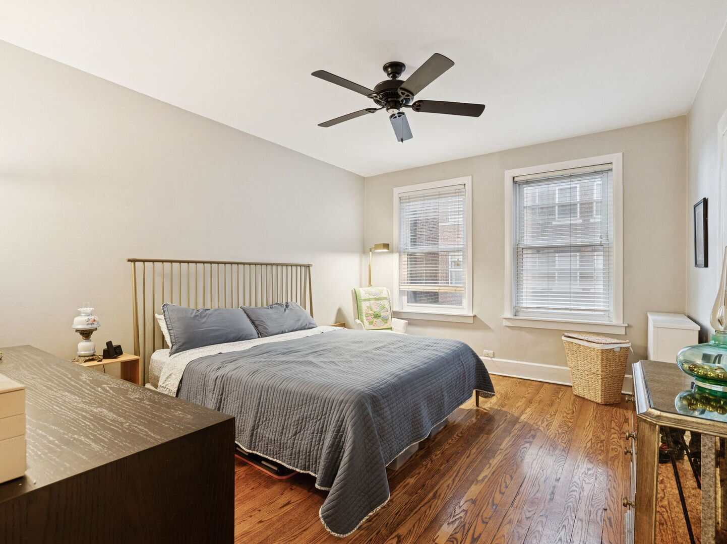 1040 W Balmoral Avenue Unit: 4B