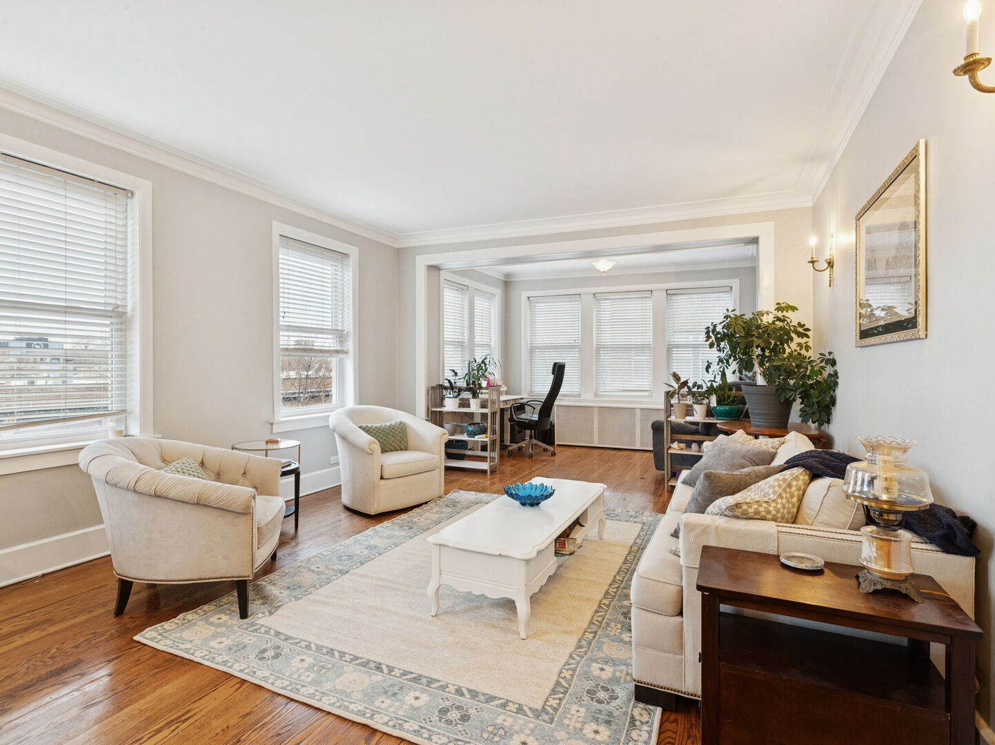 1040 W Balmoral Avenue Unit: 4B