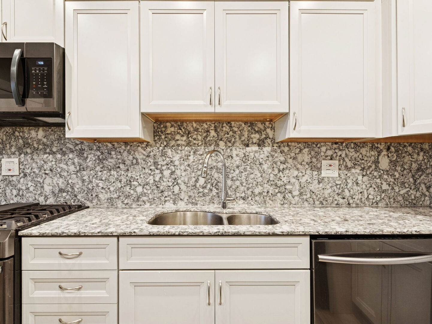 1040 W Balmoral Avenue Unit: 4B