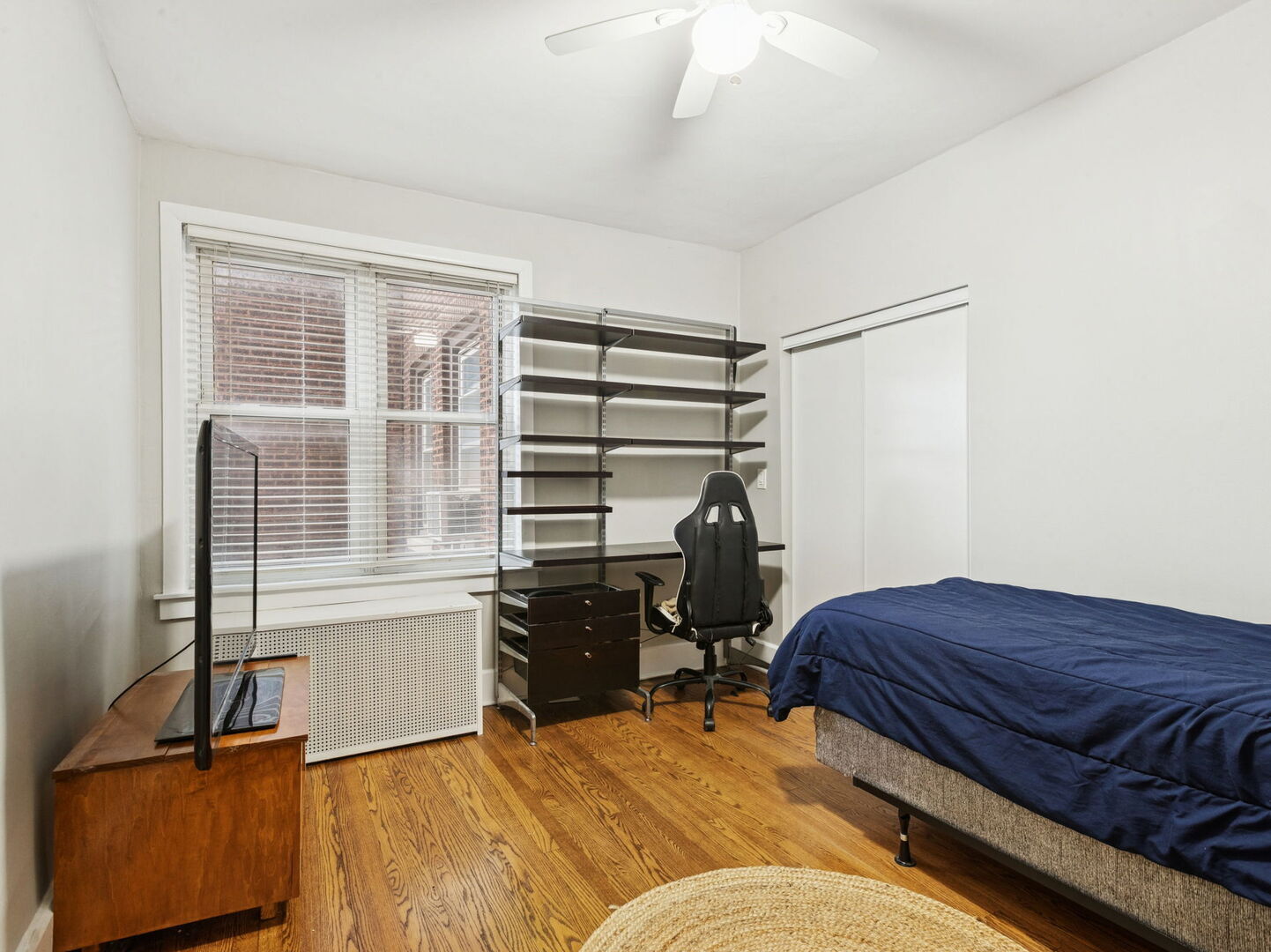 1040 W Balmoral Avenue Unit: 4B