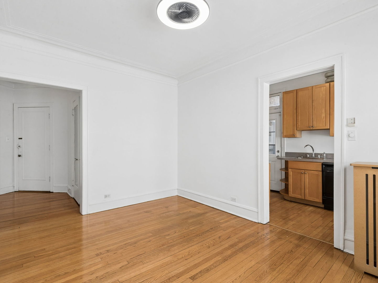 848 Hinman Avenue Unit: 3