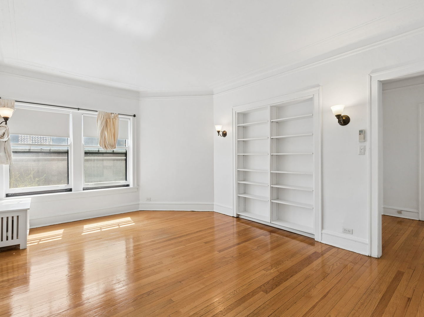 848 Hinman Avenue Unit: 3