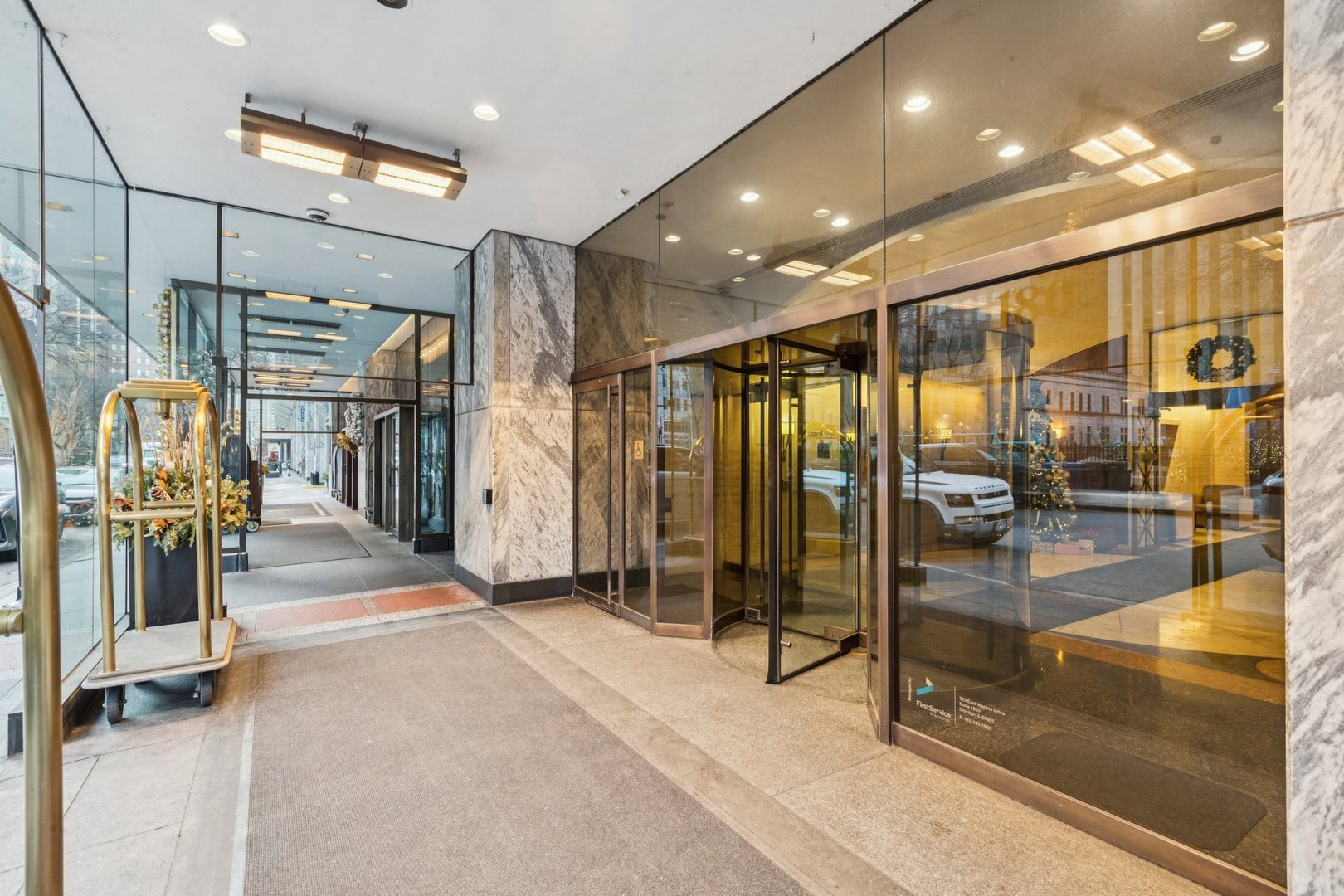 180 E PEARSON Street Unit: 4202