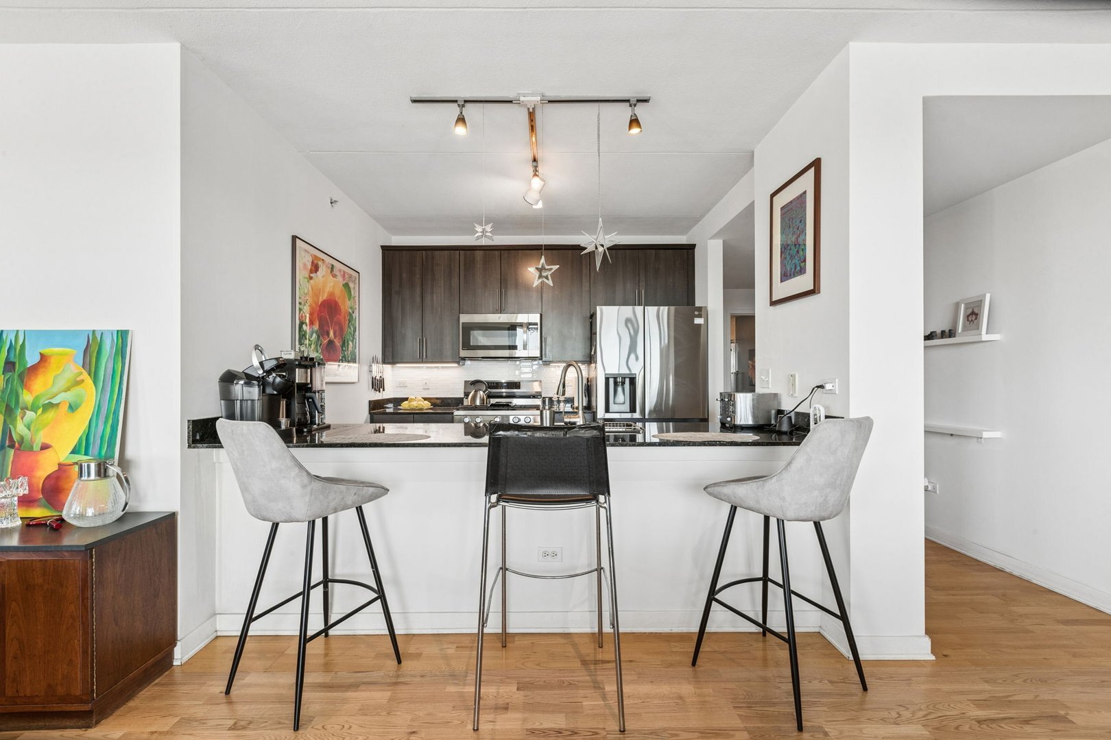 900 CHICAGO Avenue Unit: 609