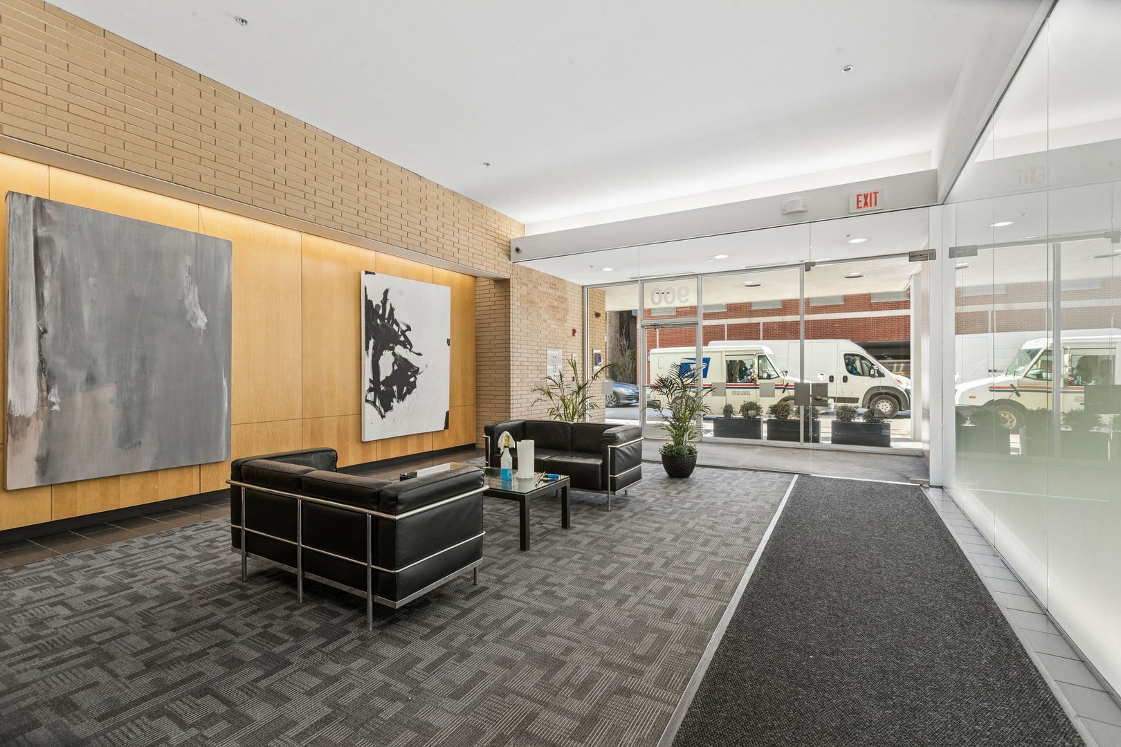 900 CHICAGO Avenue Unit: 609