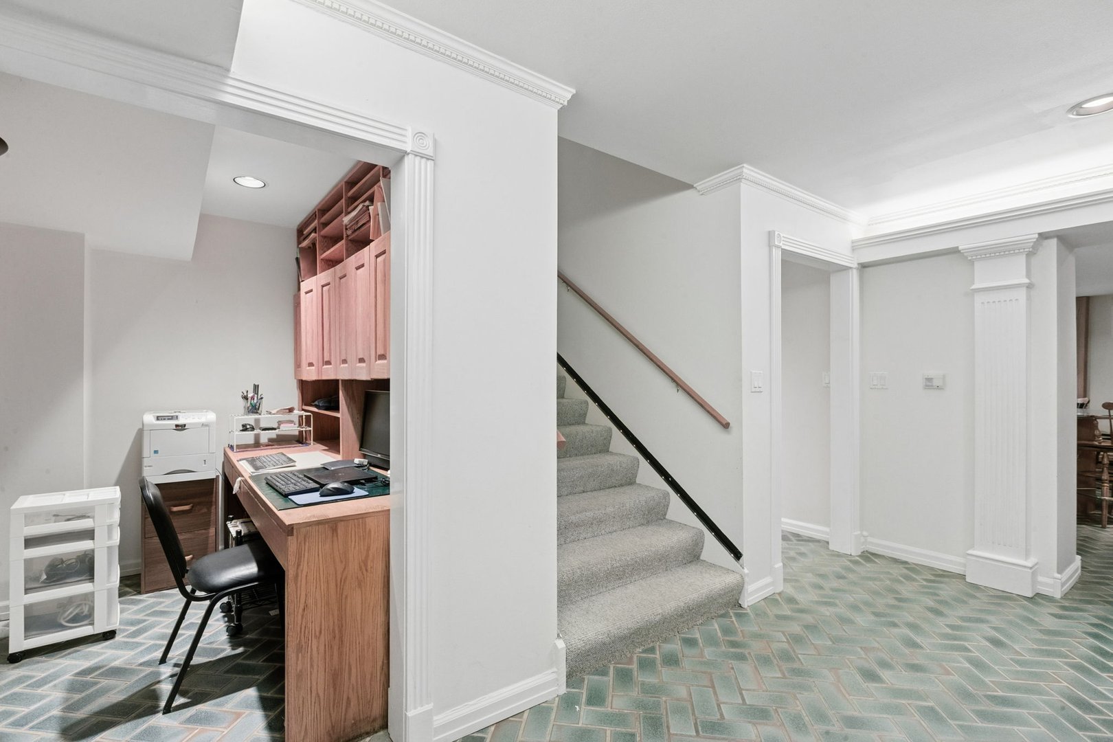 1616 Forest Place