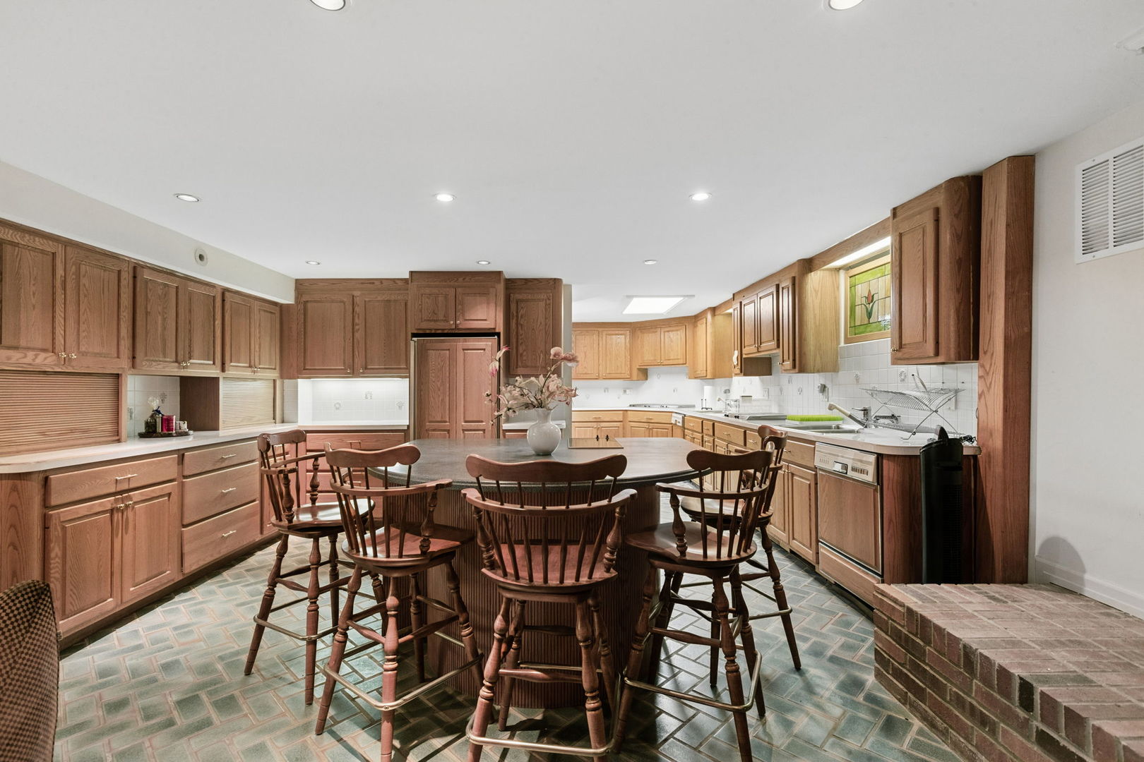 1616 Forest Place
