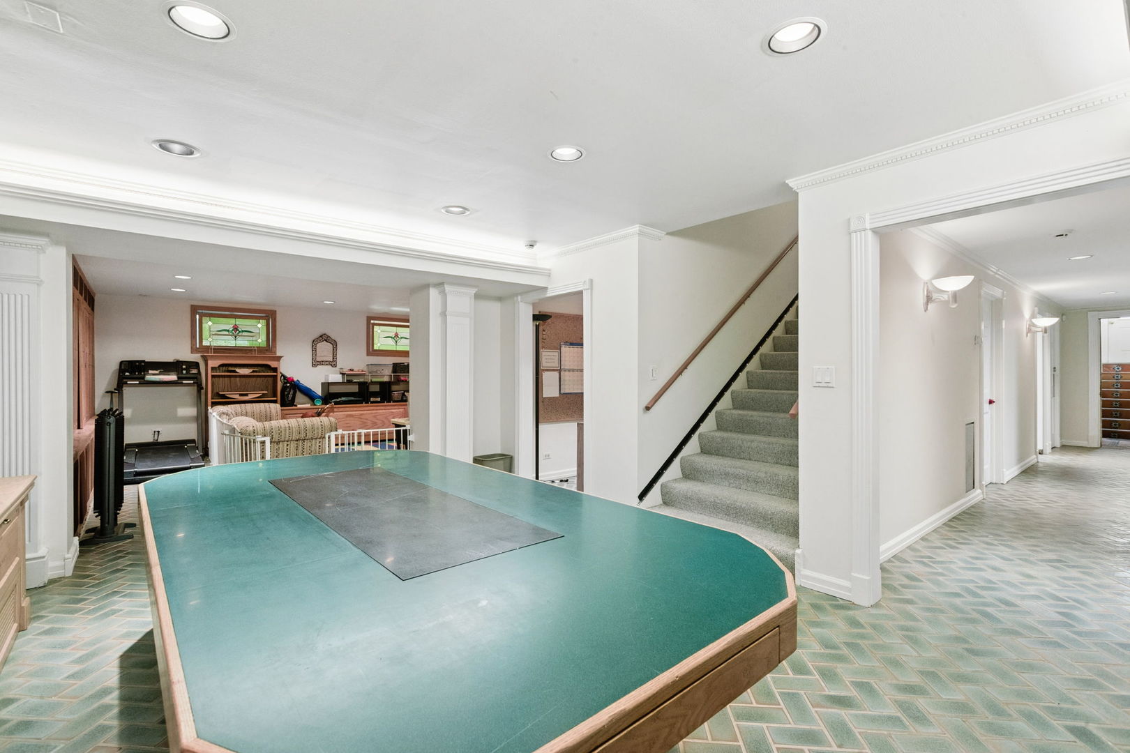 1616 Forest Place