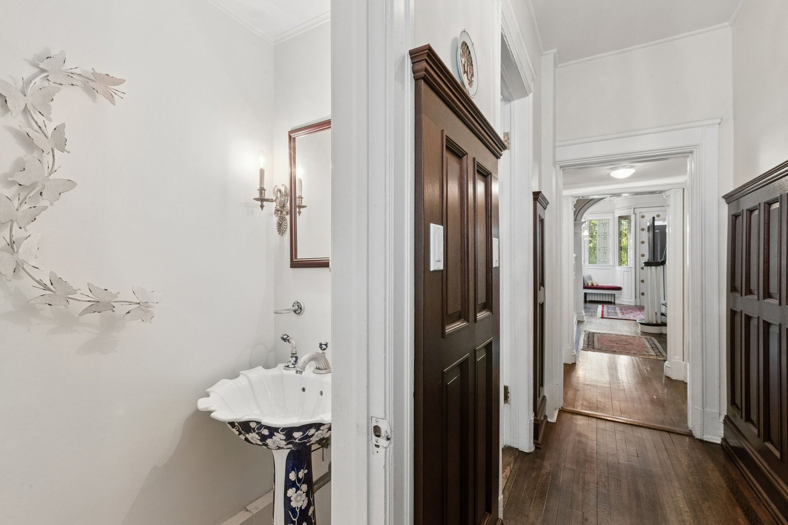 1616 Forest Place