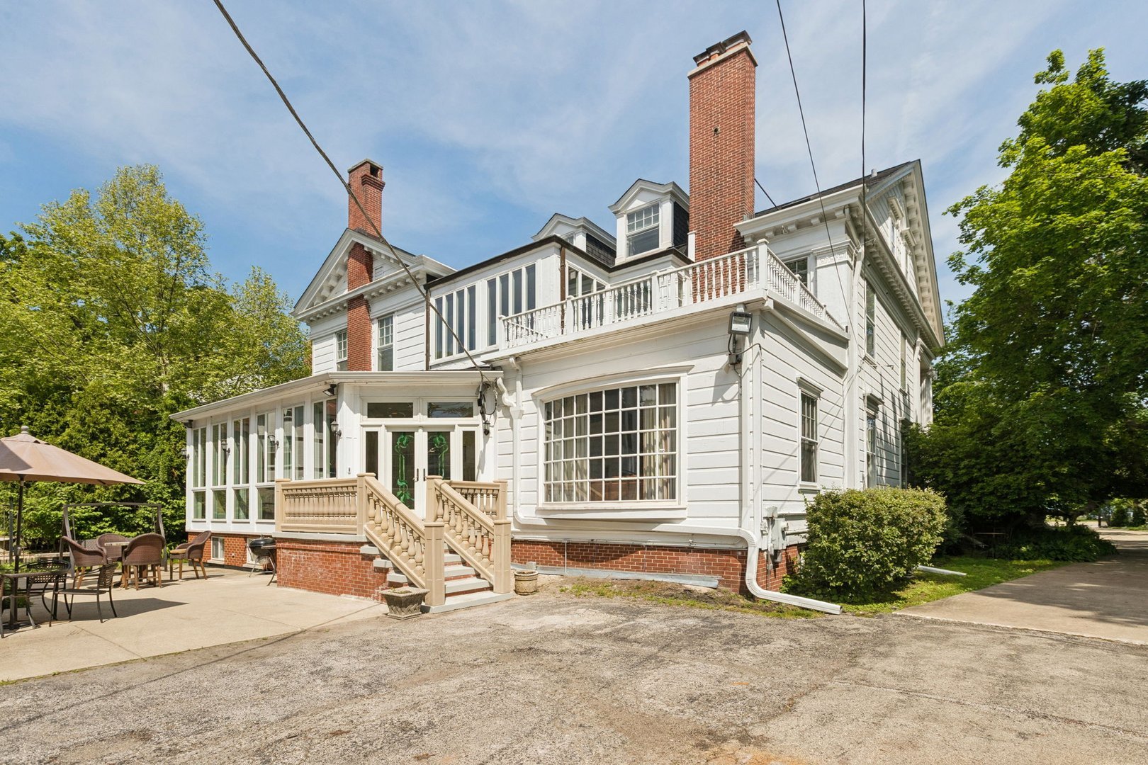 1616 Forest Place