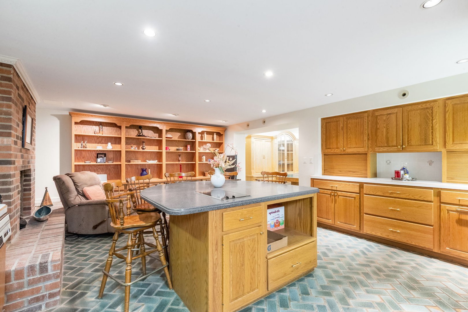 1616 Forest Place