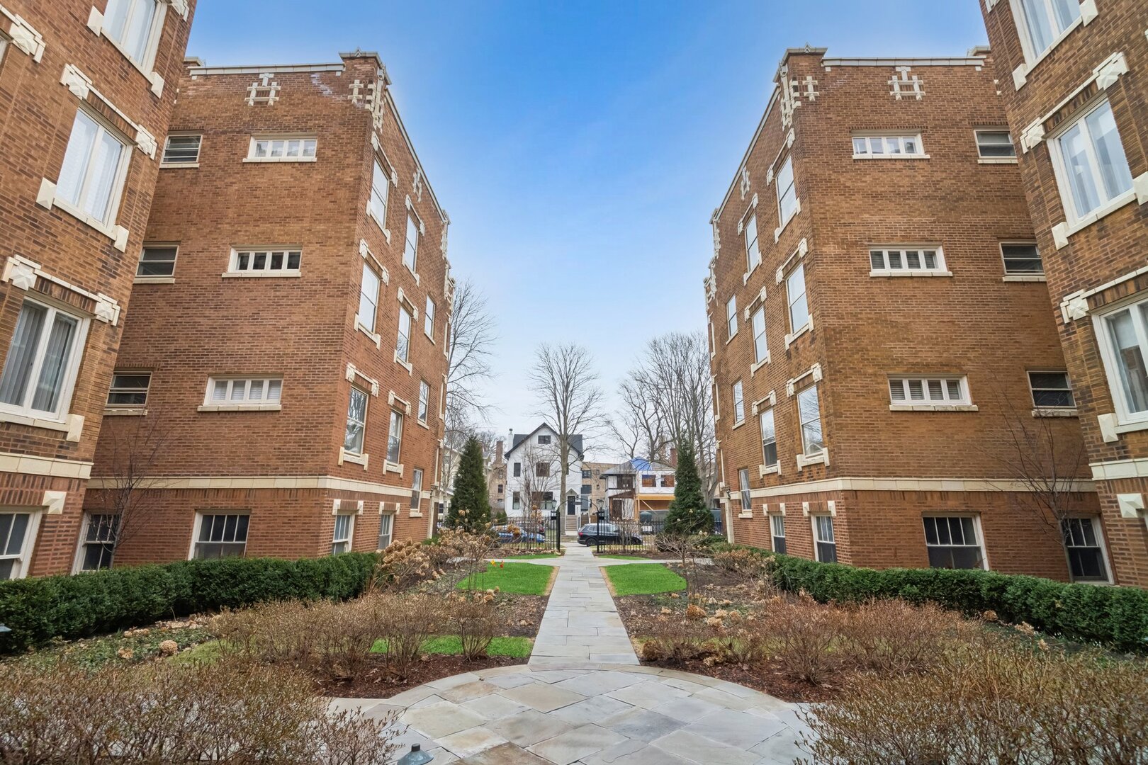 548 Michigan Avenue Unit: 2